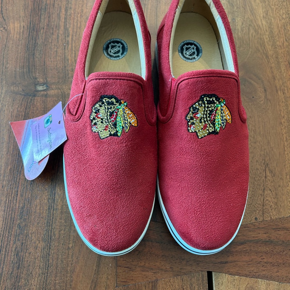 NHL Blackhawks NWT suede slip on shoes women’s size 10